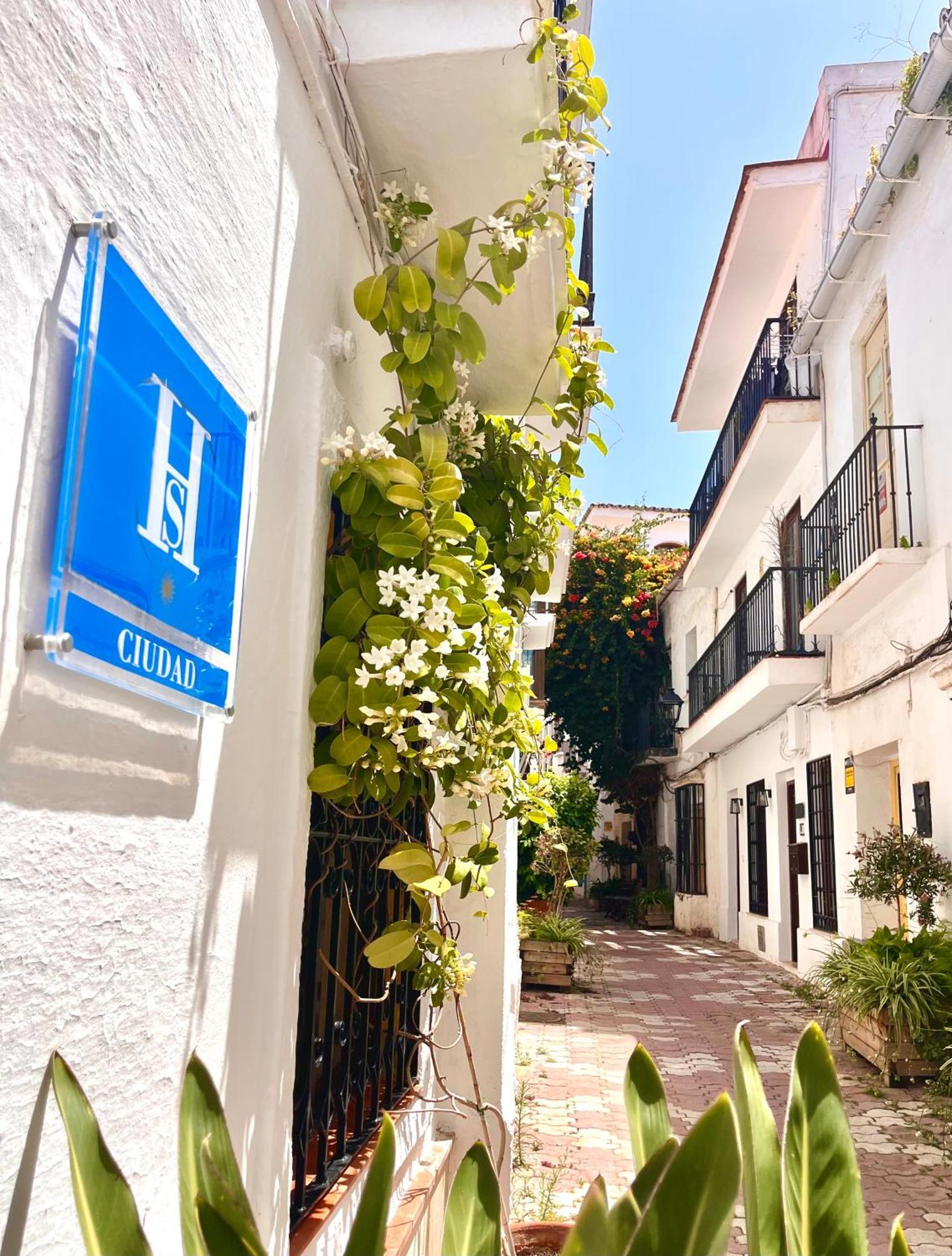 Hostal Enriqueta Hotell Marbella Exteriör bild