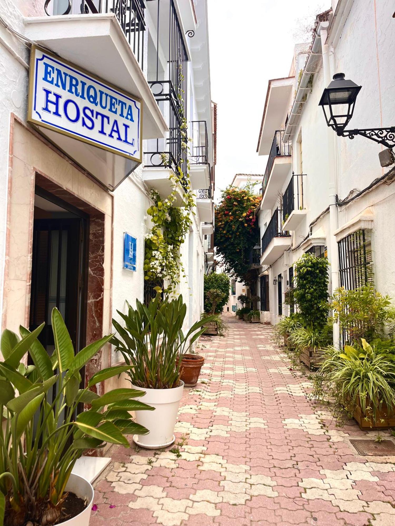 Hostal Enriqueta Hotell Marbella Exteriör bild